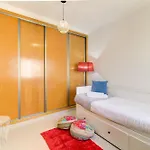 Amazing With Balcony & Barbecue Vakantiehuis