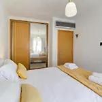 Vakantiehuis Amazing With Balcony & Barbecue *