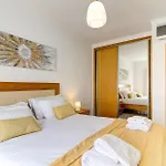 Amazing With Balcony & Barbecue *