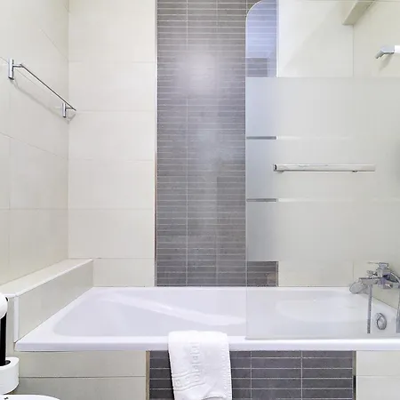 בית נופש 3-Bedroom House For 5 Guests - Ac - Rooftop Terrace & Bbq