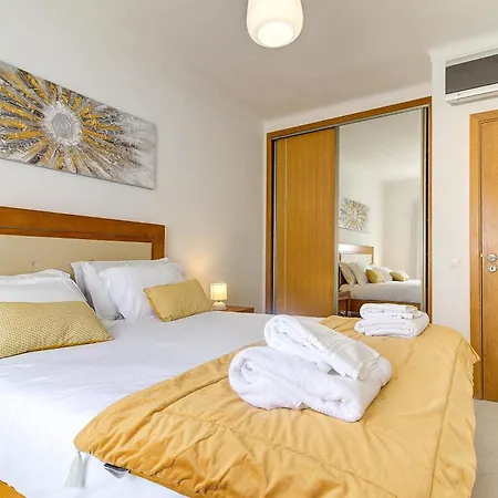Horizon House - 3 Bedrooms - Rooftop Terrace & Bbq - Ac Ferienhaus Portimão