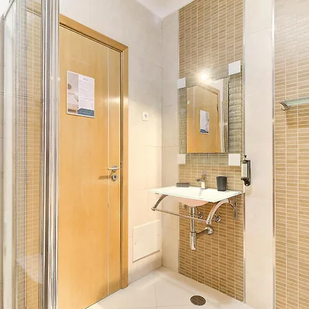 Semesterbostad Horizon House - 3 Bedrooms - Rooftop Terrace & Bbq - Ac *