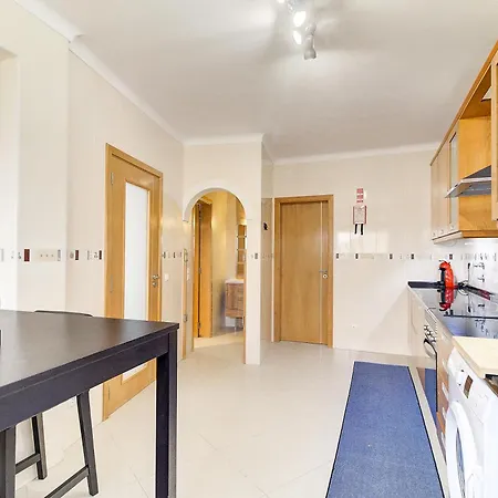 Horizon House - 3 Bedrooms - Rooftop Terrace & Bbq - Ac Ferienhaus Portimão