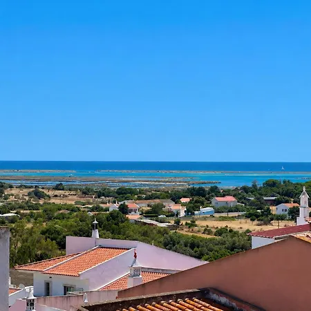 Semesterbostad Horizon House - 3 Bedrooms - Rooftop Terrace & Bbq - Ac