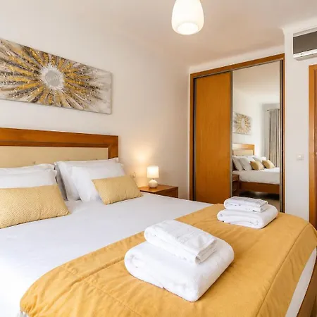 Semesterbostad Horizon House - 3 Bedrooms - Rooftop Terrace & Bbq - Ac Portimão