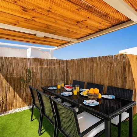 Semesterbostad Horizon House - 3 Bedrooms - Rooftop Terrace & Bbq - Ac *