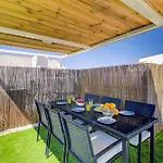 Amazing With Balcony & Barbecue פורטימאו